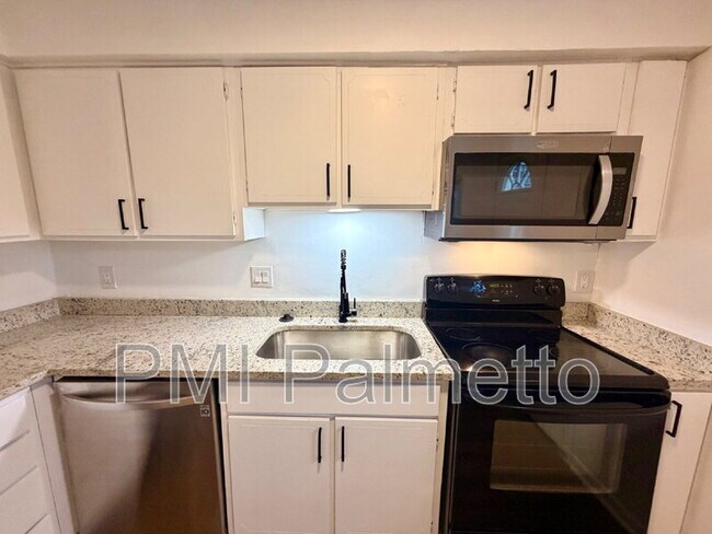 Building Photo - 1213 Grove Park Ln