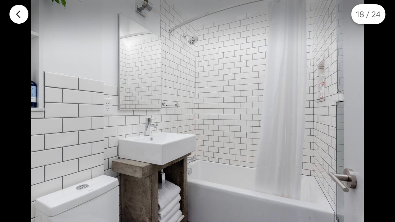 Building Photo - 4633 N Gantenbein Ave