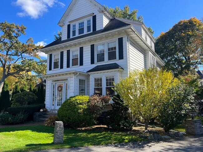 Building Photo - 100 Church St