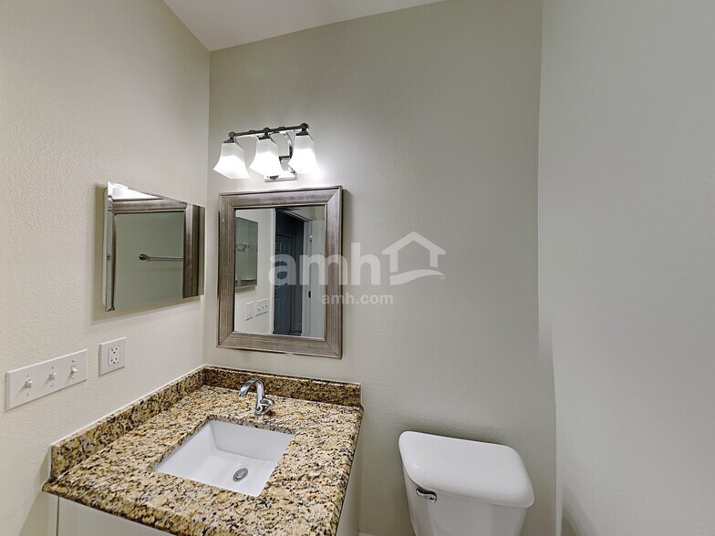 Building Photo - 1618 Short Birch Ln