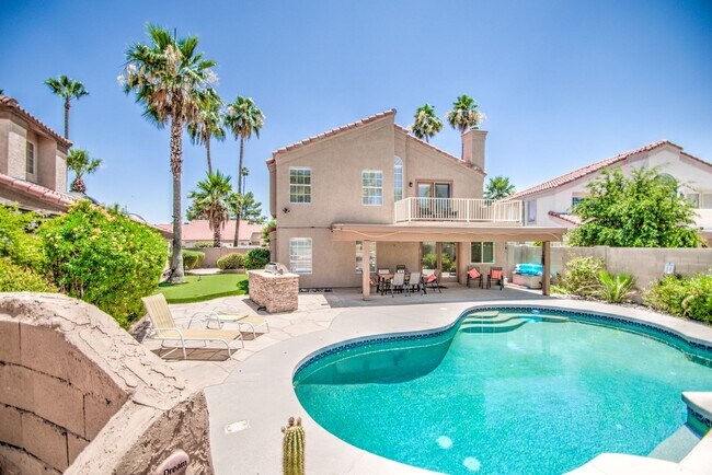 Building Photo - 4bd, 3ba on Arrowhead Golf Course!