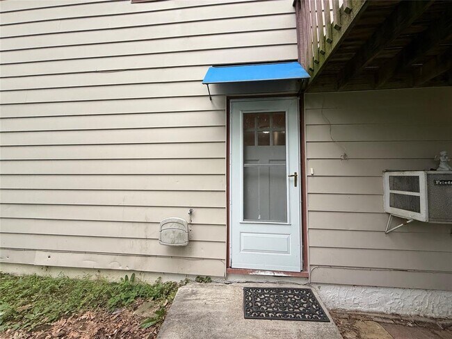 Building Photo - 33 Mi-Anna Dr