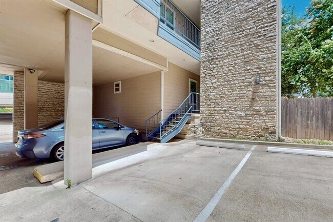 Building Photo - 2414 Longview St