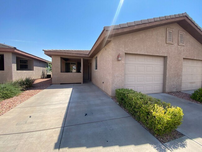 Building Photo - REMODELED TOWNHOME AVAILABLE FOR RENT