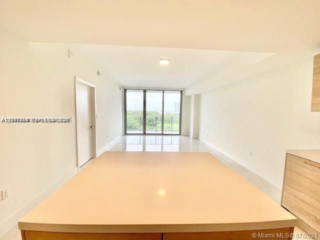 Building Photo - 16385 Biscayne Blvd