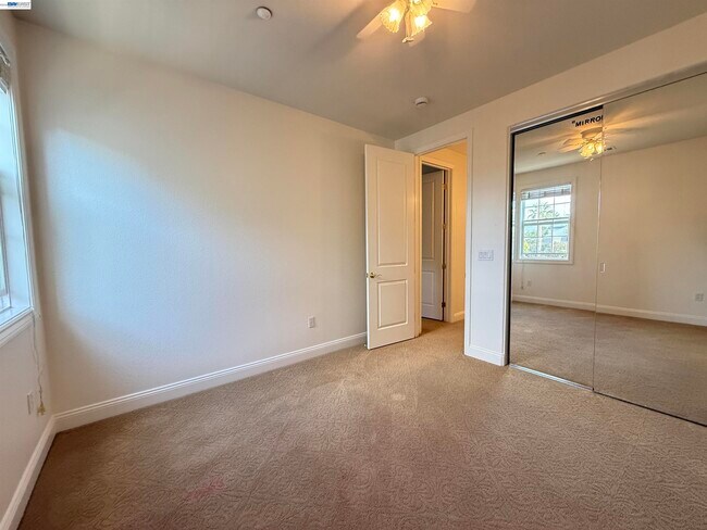 Building Photo - 3687 Whitworth Dr
