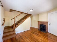 Building Photo - 10 Latta St