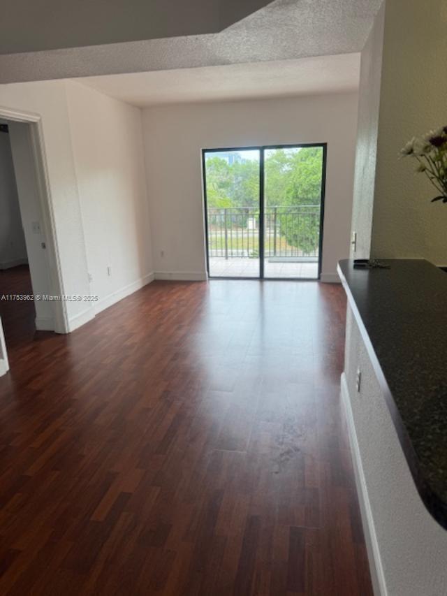 Building Photo - 9300 Fontainebleau Blvd