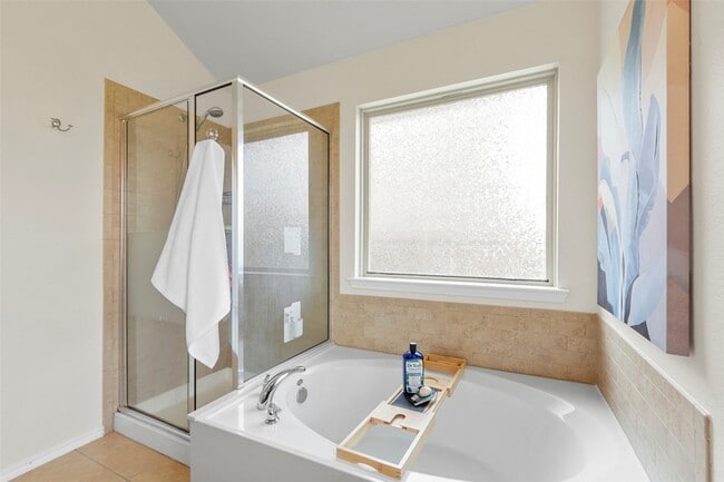 Building Photo - 1514 Greenbrier Dr