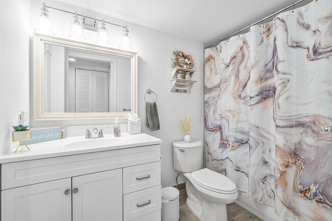 Building Photo - 7321 Amberly Ln