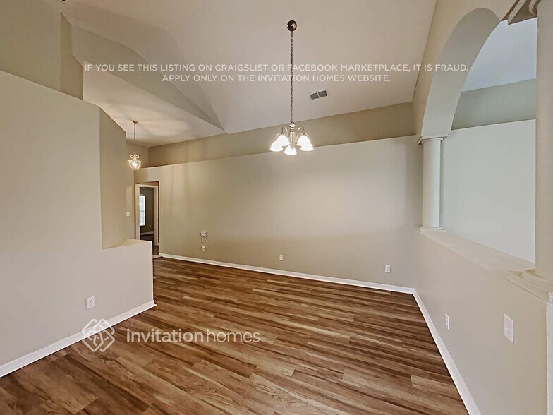 Building Photo - 4622 Sandhurst St