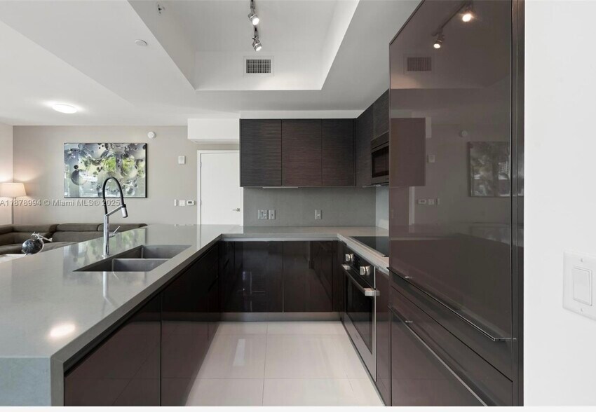 Building Photo - 139 NE 32nd St