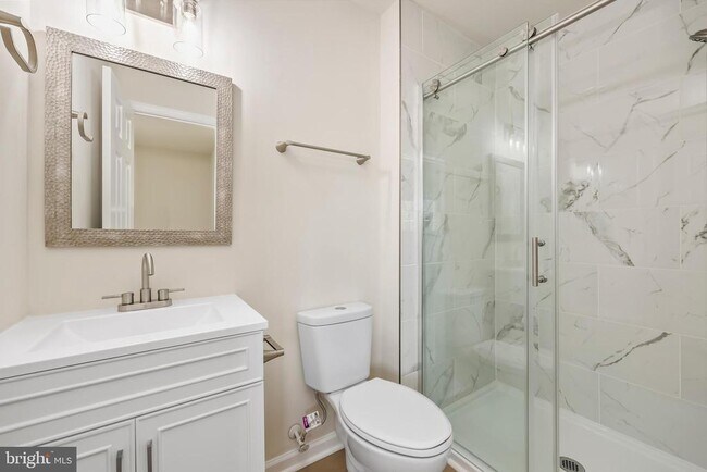 Building Photo - 2520 Linwood Ln