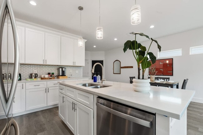 Building Photo - 4508 Noble St