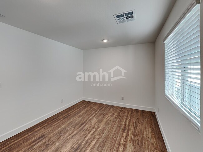 Building Photo - 3360 Blodwen St