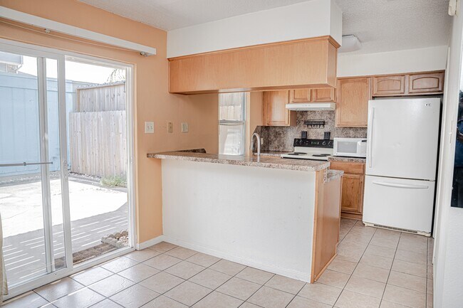 Building Photo - 31 San Jacinto Dr