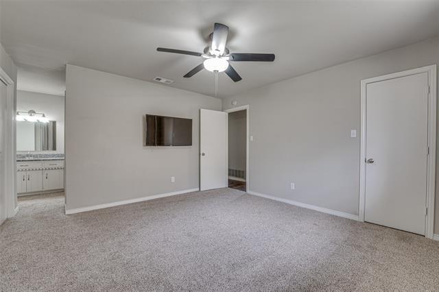 Building Photo - 407 Kenway St