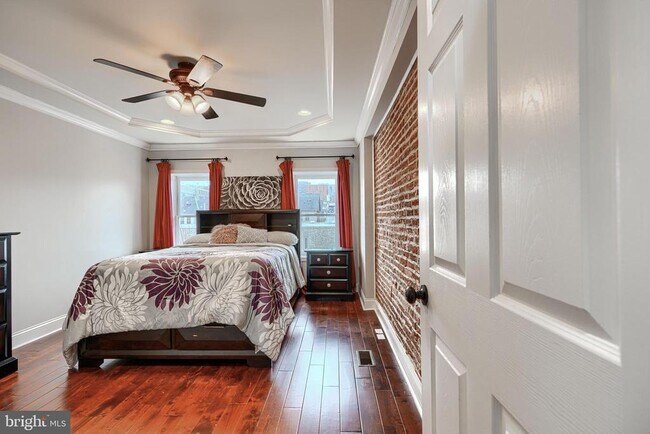 Building Photo - 1730 E Chase St