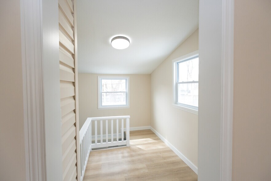 Access to finished basement - 903 Pawnee St