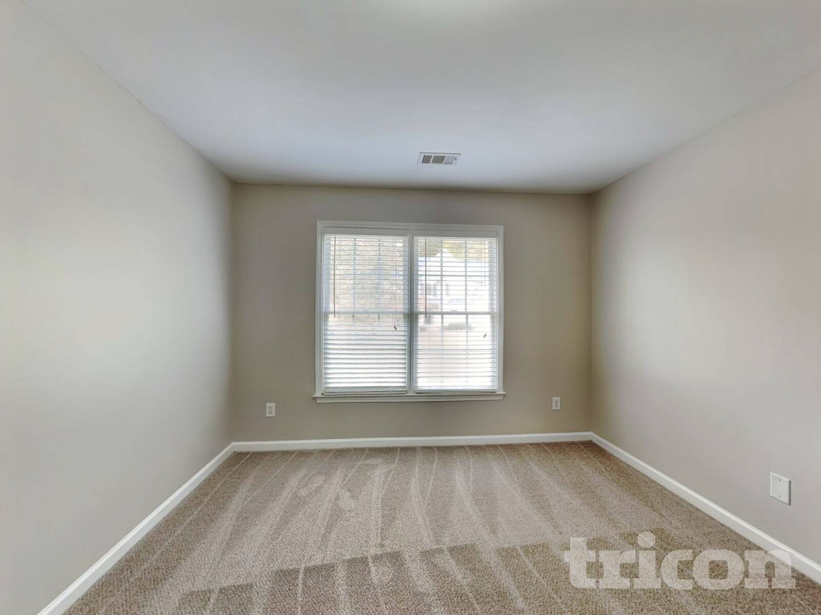 Building Photo - 716 Parkside Dr