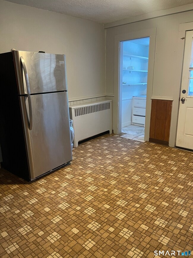 Building Photo - 41 Strickland St