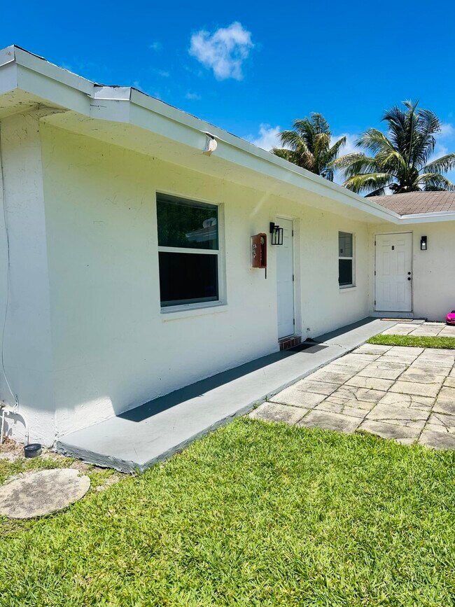 Building Photo - 1471 NW 20th St