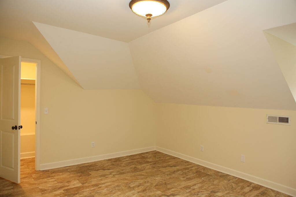 Building Photo - 817 N Elm St
