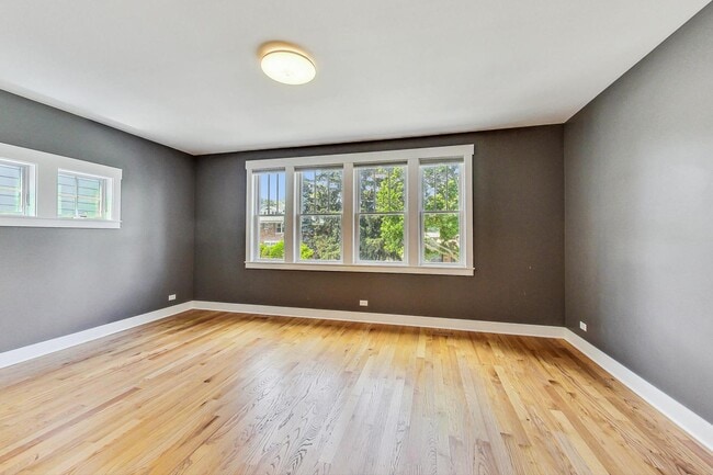 Building Photo - 8101 Floral Ave