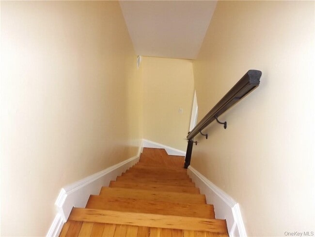 Building Photo - 24 Beechwood Ave