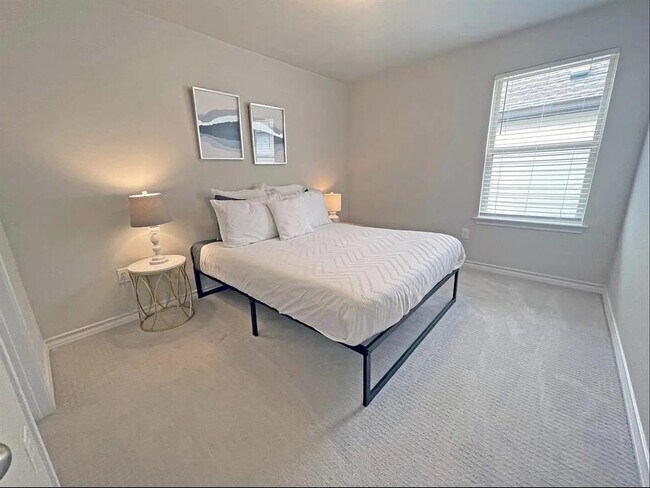 Building Photo - 7516 Saginaw Dr