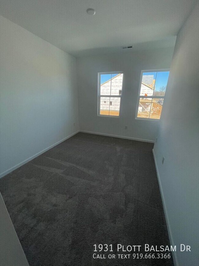 Building Photo - 1931 Plott Balsam Dr