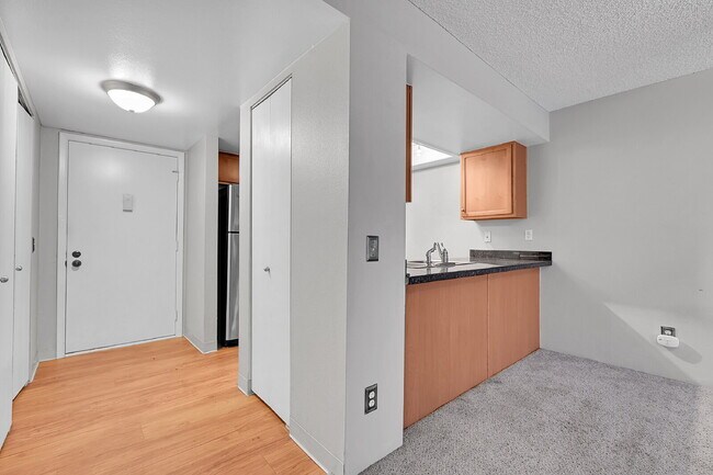 Building Photo - $1,350.00, 1-bedroom, 1-bathroom Lower Lev...