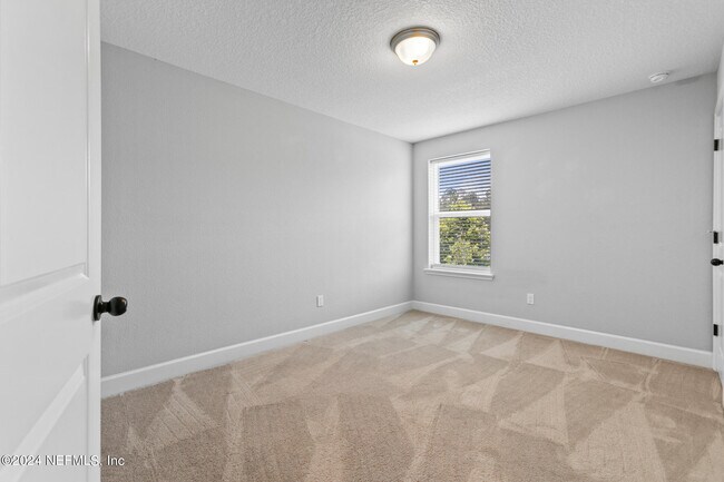 Building Photo - 213 Foxcross Ave