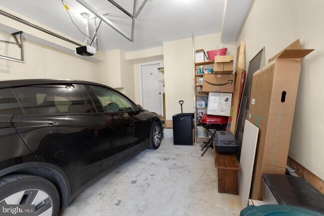Building Photo - 2683 Edgemont St