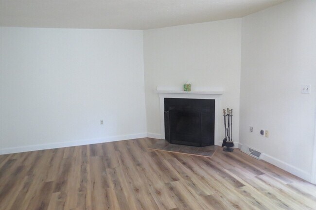 Building Photo - 14 Hartshorn Pl