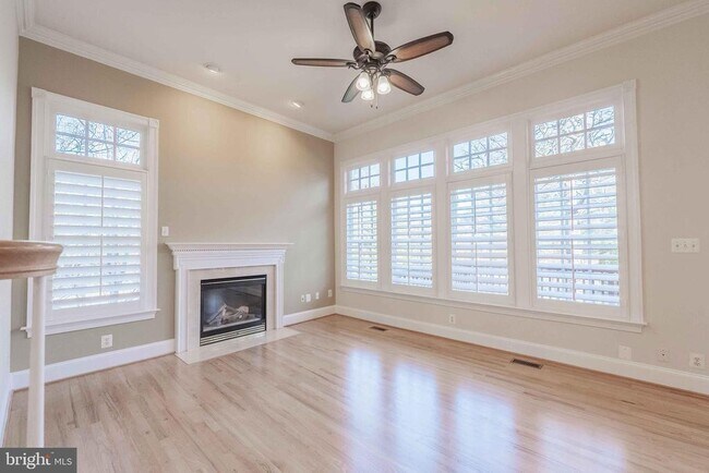 Building Photo - 2303 Sawtooth Oak Ct