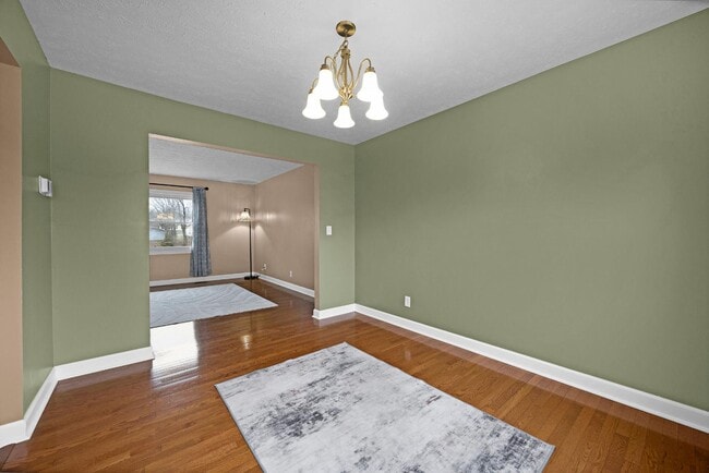 Building Photo - 611 Harvard Dr