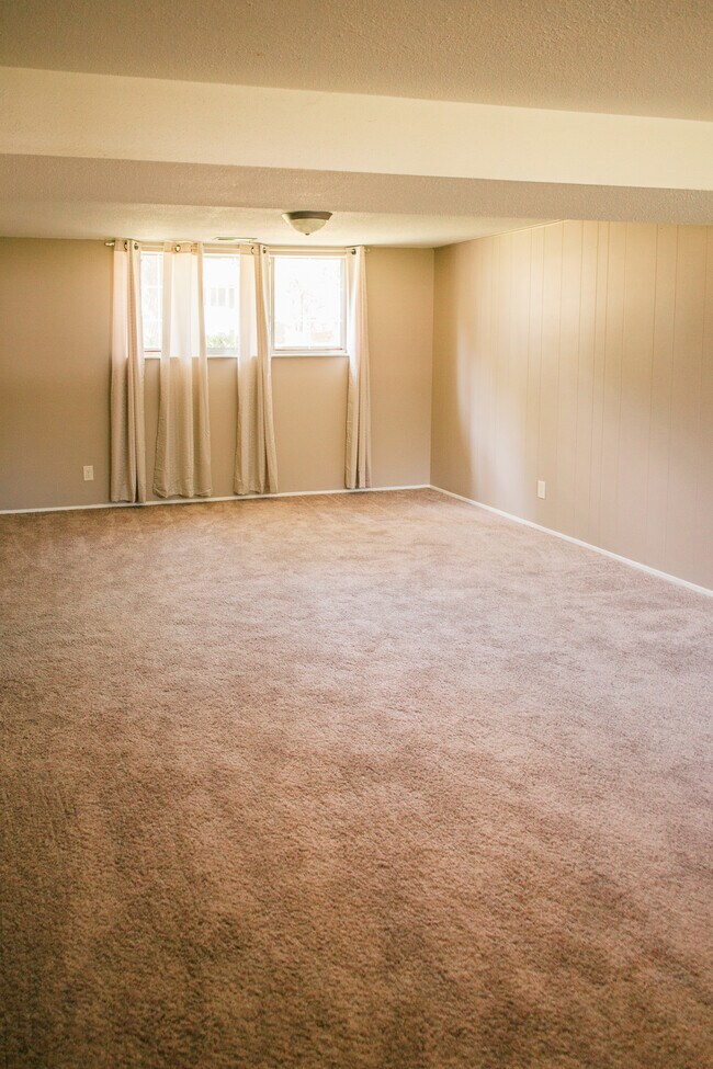 Building Photo - 11745 Hollycrest Drive