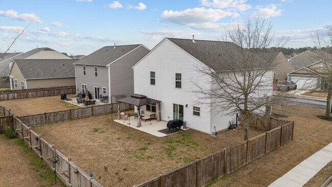 Building Photo - 301 Ginger Dr