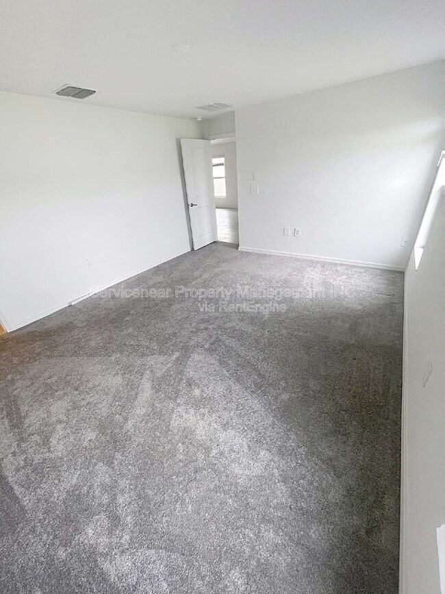 Building Photo - 8844 Bay Leaf Dr