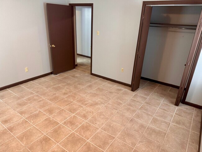 Building Photo - 3084 Greenbranch Dr