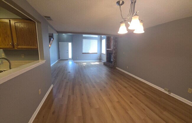 Building Photo - 3929 Balsam Dr