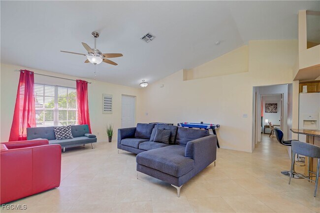 Building Photo - 1904 NE 19th Ave