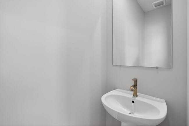 Building Photo - 5527 Aberdeen Pl