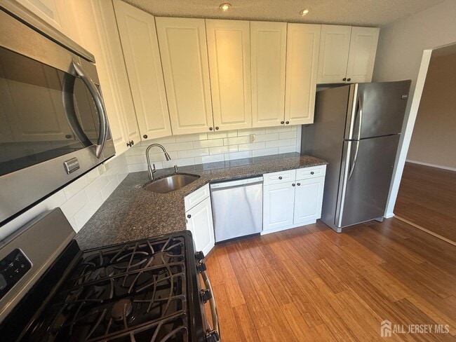 Building Photo - 425 Northam Dr