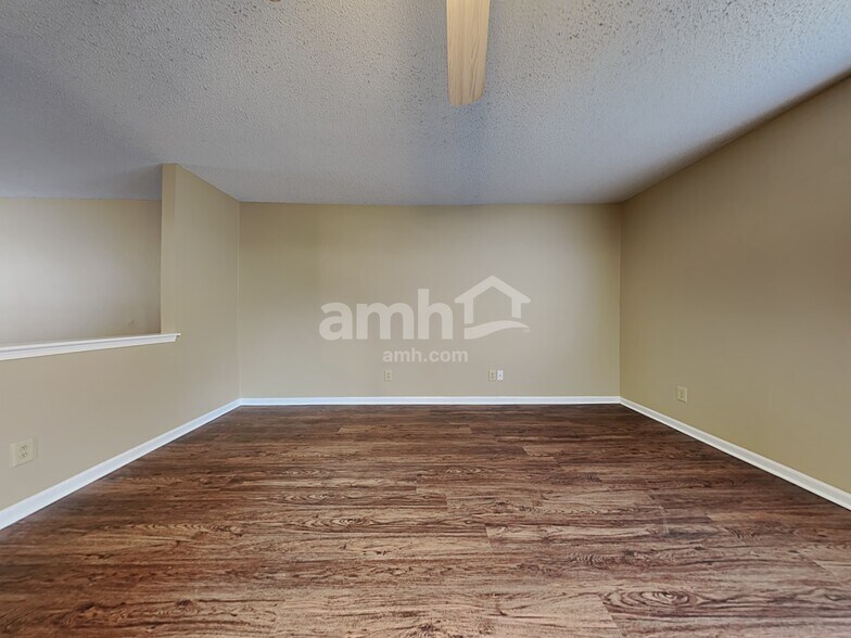 Building Photo - 786 Hickory Pine Dr