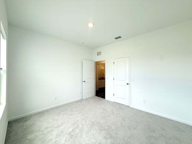 Building Photo - 14613 Italy Ave