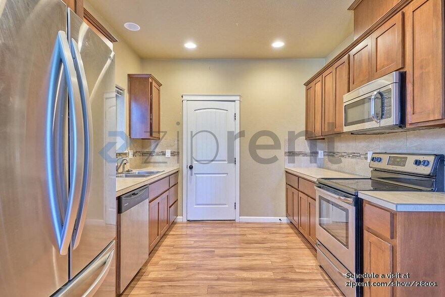 Building Photo - 2610 Princeton Pl