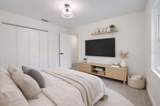 Building Photo - 104 N Glenwood Ave