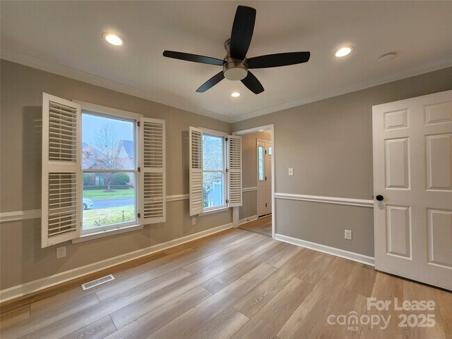 Building Photo - 7232 Sheffingdell Dr